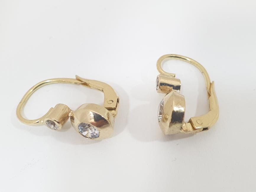 Earrings with two zircons