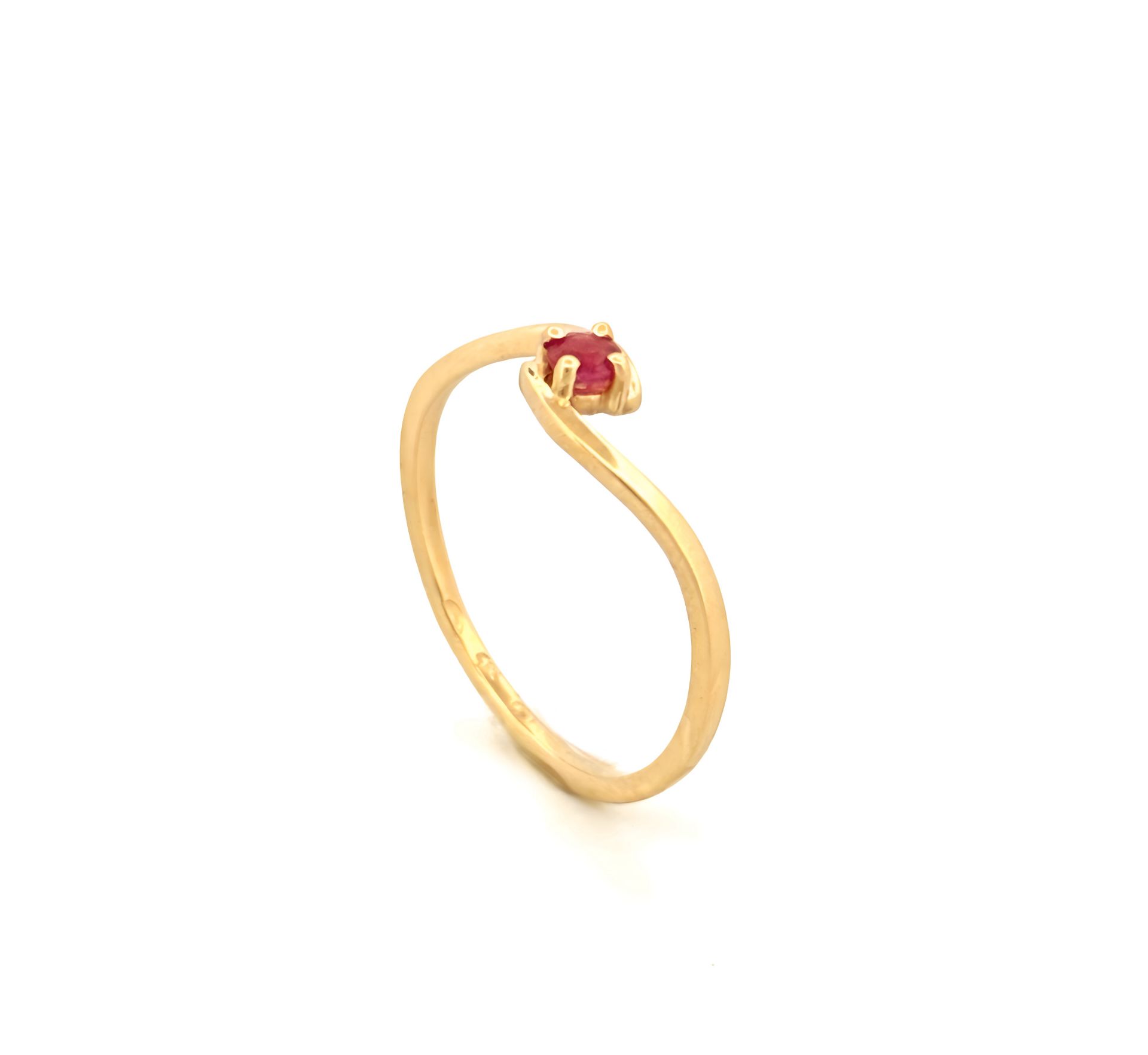 products/3470/D17D995B-8A32-4531-8234-EC97ADBFF656.jpeg - Zlatan prsten Cosmic sa rubinom - Zlatara Petrović Beograd