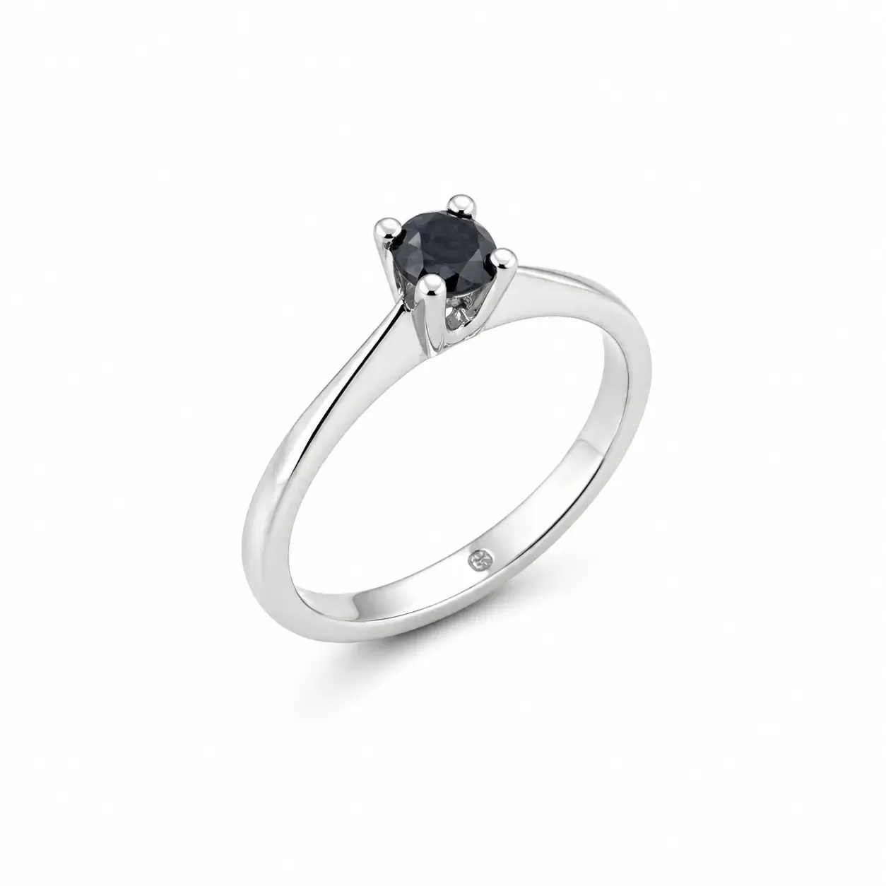 Prsten od belog zlata sa crnim brilijantom 0.30ct