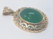 Pendant with agate